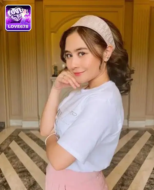 Prilly Latuconsina-Uptogel
