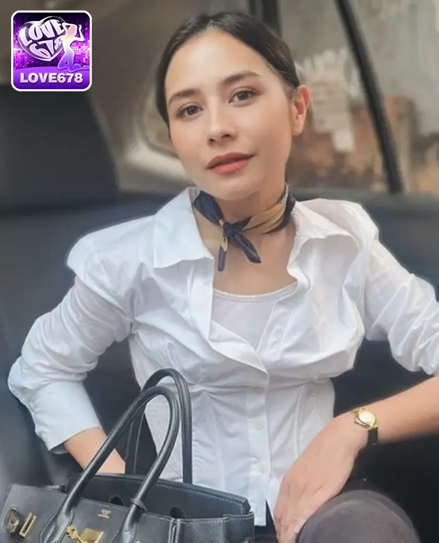 Prilly Latuconsina-Uptogel