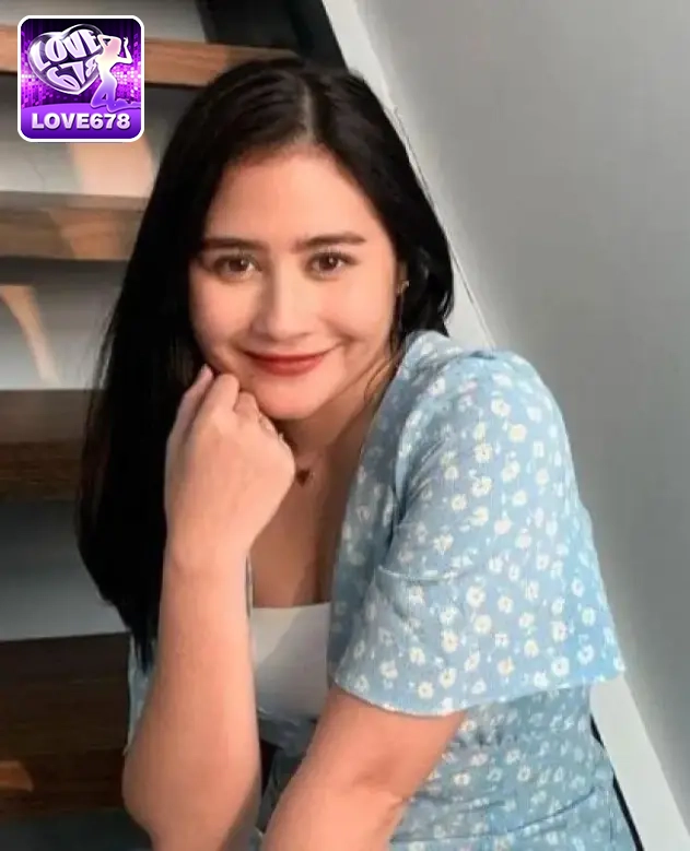 Prilly Latuconsina-Uptogel