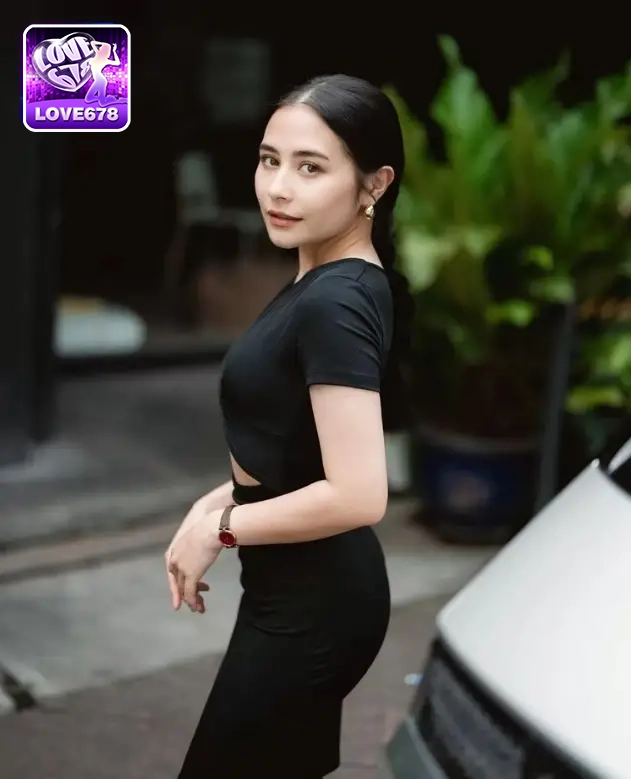 Prilly Latuconsina-Uptogel